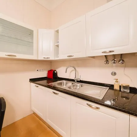 Elegant Vintage Charm-modern Comfort Apartment *