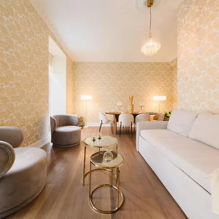 Elegant Vintage Charm-modern Comfort * Lissabon