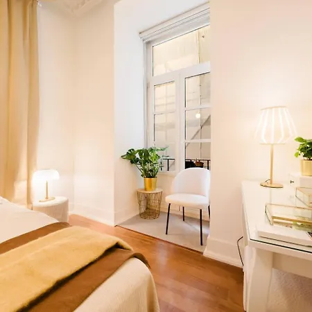 Elegant Vintage Charm-modern Comfort Lissabon