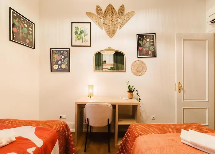 Elegant Vintage Charm-modern Comfort * Лиссабон