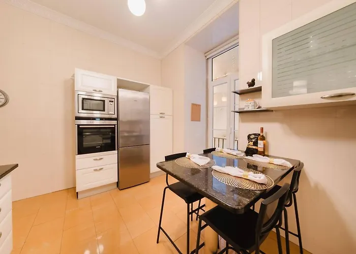 Elegant Vintage Charm-modern Comfort *