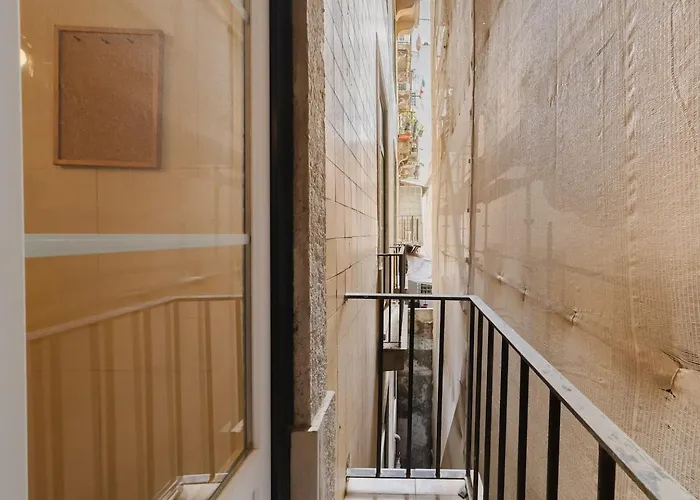 Апартаменты Elegant Vintage Charm-modern Comfort *