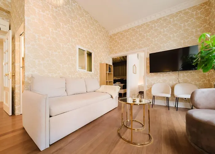 Elegant Vintage Charm-modern Comfort Апартаменты