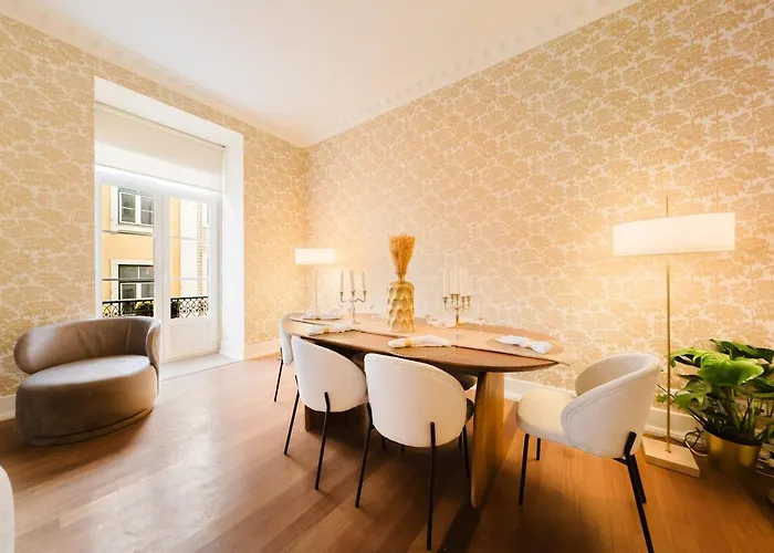 Elegant Vintage Charm-modern Comfort Лиссабон