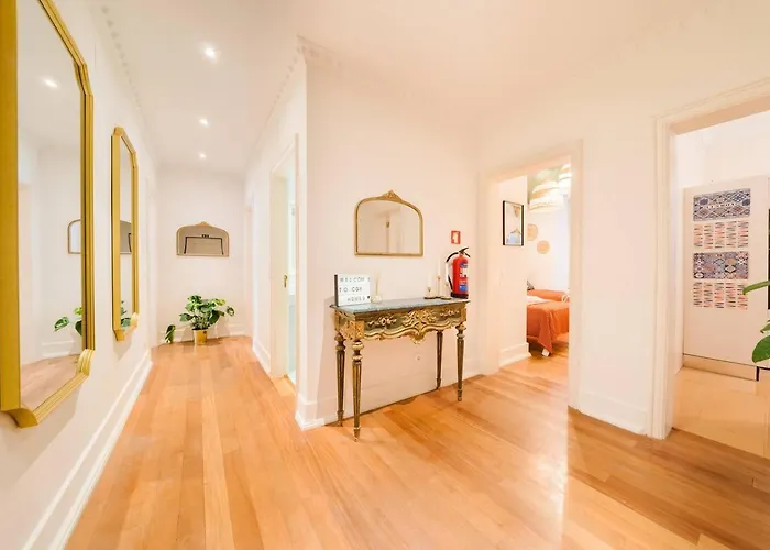 Апартаменты Elegant Vintage Charm-modern Comfort *