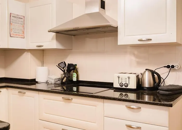 Апартаменты Elegant Vintage Charm-modern Comfort *