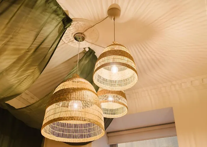 Апартаменты Elegant Vintage Charm-modern Comfort Лиссабон