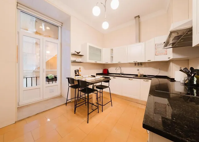 Apartment Elegant Vintage Charm-modern Comfort