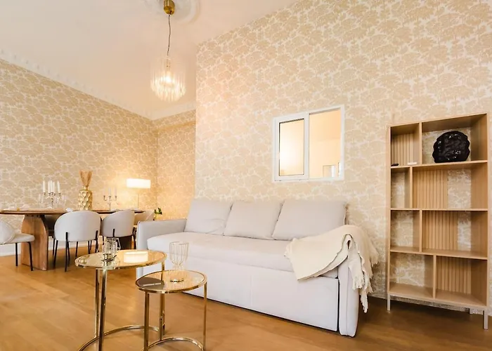 Apartment Elegant Vintage Charm-modern Comfort Lisbon