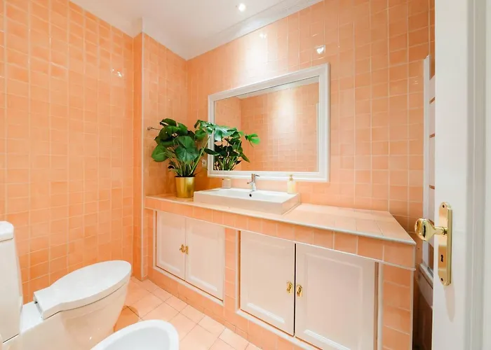 Elegant Vintage Charm-modern Comfort Lisbon