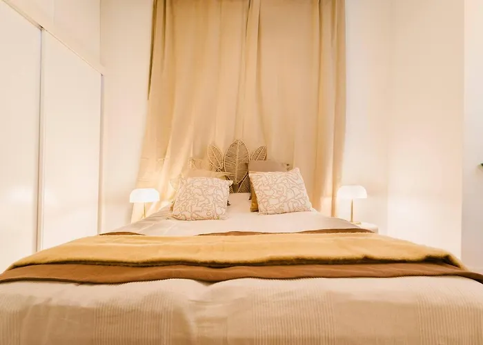 Elegant Vintage Charm-modern Comfort Apartment Lisbon