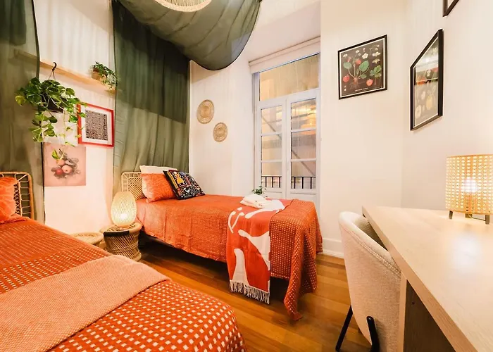 Apartment Elegant Vintage Charm-modern Comfort