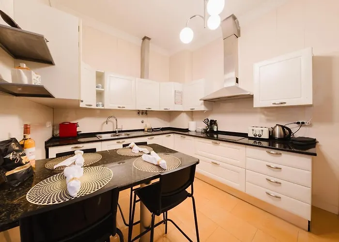Apartment Elegant Vintage Charm-modern Comfort *