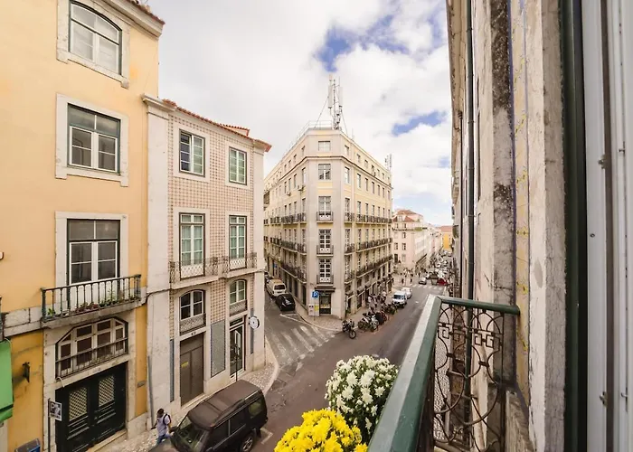 Apartment Elegant Vintage Charm-modern Comfort Lisbon