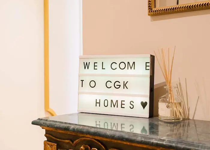 Elegant Vintage Charm-modern Comfort Apartment *