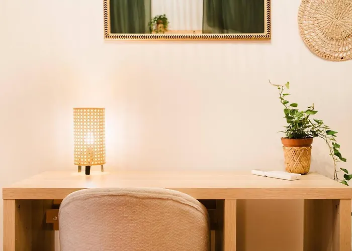 Apartment Elegant Vintage Charm-modern Comfort