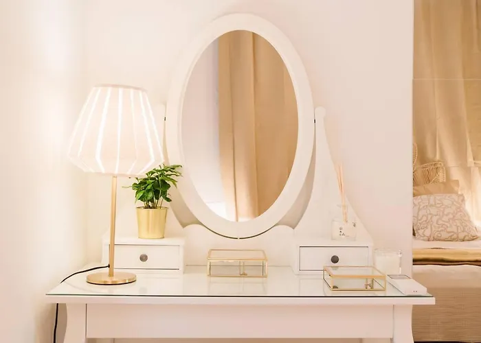 Apartment Elegant Vintage Charm-modern Comfort