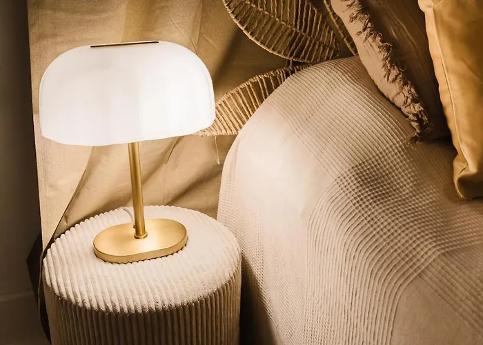 Apartment Elegant Vintage Charm-modern Comfort