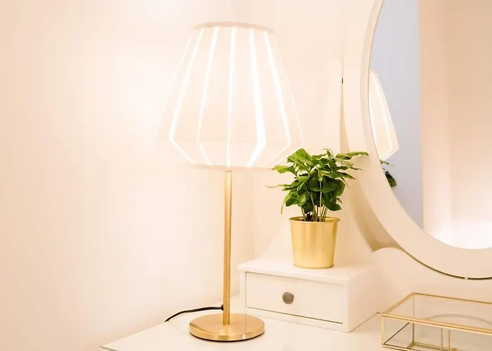 Apartment Elegant Vintage Charm-modern Comfort *
