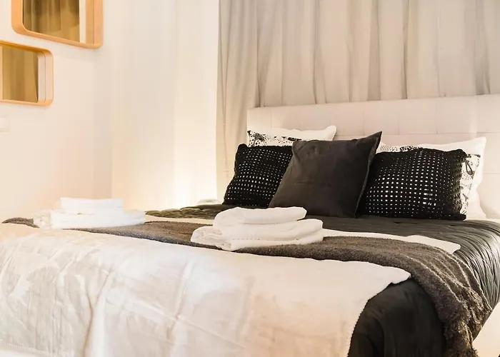 Apartment Elegant Vintage Charm-modern Comfort Lisbon